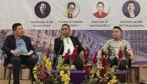 Sammy Soru, Presiden Direktur Aquix Teknologi Indonesia (tengah)