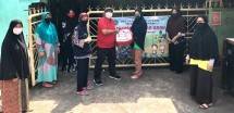 Wajah Gembira Tercermin dari 1.505 Guru Honorer Terima Bansos Sembako Presiden 