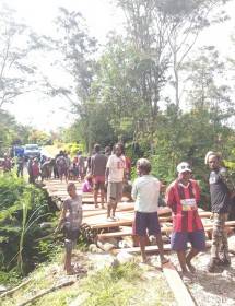 Jembatan Hewet Distrik Asotipo, Kabupaten Jayawijaya Telah Dikerjakan, Masyarakat di beberapa Distrik bisa dapat mulai digunakan jembatan