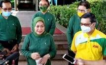 Menaker Ida dan Direktur KIIC Sanny Iskandar