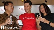 Darodjatun Sanusi - Direktur Eksekutif GP Farmasi dan Majelis Kehormatan Ikatan Apoteker Indonesia, Jonathan Sudharta - CEO dan Founder Halodoc, dan Monica Oudang - Chief of Human Resources GO-JEK.