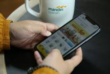 Ilustrasi nasabah transaksi pembelian sukuk menngunakan M Banking