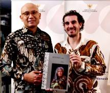 Peluncuran Buku Foto Beyond Java Besutan Marius Moragues Tandai 70 Tahun Hubungan Indonesia-Perancis