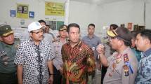 Mentan Grebek Gudang Penimbun Garam Ilegal Milik PT Garindo Sejahtera Abadi di Gresik