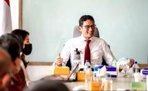  Menteri Sandi Unggah Rapat Perdana Pakai Dasi Merah, Reaksi Warganet Bikin Geleng-geleng...