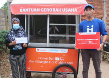 Dukung UMKM, ShopeePay Serahkan Gerobak Usaha untuk Pelaku Bisnis