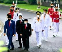 Diawali Prosesi Kirab, Jokowi Lantik Gubernur dan Wakil Gubernur Kaltara dan Sulut di Istana