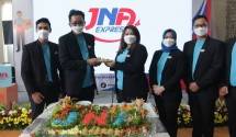 Pemotongan Tumpeng menandai hadirnya JNA ekspress di industri pengiriman logistik