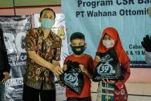 Salah satu komitmen WOM Finance untuk terus meningkatkan layanan bantuan bagi masyarakat luas, khususnya di tengah masa pandemi ini, dengan tema &ldquo;Bersinergi untuk Negeri&rdquo;. (Foto: Humas PT Wahana Ottomitra Multiartha Tbk)