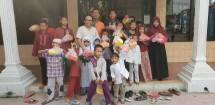 Ketua Umum Yayasan Humaniora, Eddie Karsito (Kacamata)