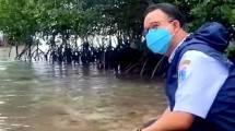 Gubernur DKI Jakarta Anies Baswedan dalam kunjungan kerja ke Pulau Sabira