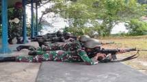  Prajurit Yonmarhanlan II Padang Laksanakan Kemampuan Menembak