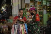 Pajurit Koprs Marinir Terlibat Penertiban Pasar Tahan Abang