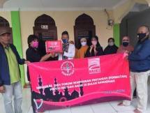Forwatan dan Minamas Plantation membagikan sembako ke masyarakat