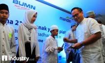 Direktur Utama Bank Mandiri Kartika Wirjoatmodjo, Bank Mandiri Santuni 21 Ribu Anak Yatim. (Foto Rizki Meirino)