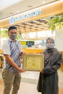 SaladStop! Kuliner Sehat Terbesar Asia dan Idonesia Resmi Terima Sertifikasi Halal MUI