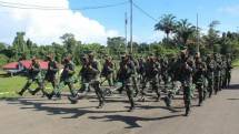 Prajurit Marinir Laksanakan Cross Country