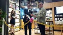 Wonder Photo Shop Gerai Foto Berkonsep Retro Hadir Pertama di Indonesia, di Mal Kota Kasablanka, kolaborasi Fuji Film Indonesia dan Era Jaya, Jumat (16/6/2017)