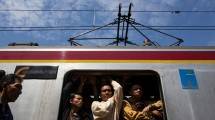 Ekonomi Masyarakat Belum Stabil, Anggota DPR Imbau Menhub Tunda Kenaikan Tarif KRL