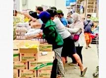 Ilustrasi Video Rebutan Susu Beruang