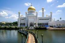 Masjid Sultan Omar Ali Saifuddin, Brunei Darussalam (theworldtravelguy.com) 