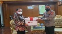 PTPP Serahkan Vaccine Carrier Kepada Polda Jawa Barat