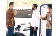 Presiden Joko Widodo saat groundbreaking Pabrik Industri Baterai Kendaraan Listrik PT HKML Battery Indonesia, di Kabupaten Karawang, Jawa Barat, Rabu, (15/09/2021) pagi. 