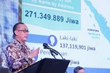 Direktur Jenderal (Dirjen) Kependudukan dan Pencatatan Sipil (Dukcapil) Kementerian Dalam Negeri (Kemendagri) Zudan Arif Fakrulloh mengajak masyarakat membiasakan menghapal Nomor Induk Kependudukan atau NIK. 