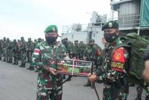 Komandan Kolakops Korem 092/MRL Lepas Keberangkatan Yonarhanud 16 Kostrad Kembali ke Home Base 