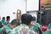 Pangkostrad Letjen TNI Dudung Abdurachman