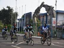  Gubernur AAL Mayjen Mar Nur Alamsyah dan Danjen Akademi TNI Gowes Sepeda Bersama