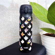 Thermos Hadirkan Koleksi Terbaru Botol Minuman Edisi Khusus Thermos X Ayang Cempaka dengan Tema Shade of Cats