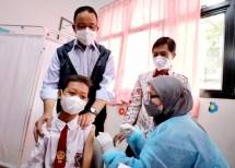 Gubernur Anies Minta Orang Tua Berbondong-bondong Bawa Anak usia 6-11 Tahun Ikut Vaksinasi Covid-19 di Jakarta