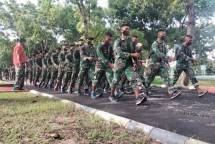 Prajurit Yonif 1 Sidoarjo Belatih Sped Mars