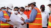 Menteri Investasi/Kepala BKPM Bahlil Lahadalia saat mengunjungi proyek gasifikasi batu bara di Kalimantan Timur