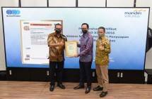SMAP SNI ISO 37001:2016 PT MANDIRI SEKURITAS SUCOFINDO Serahkan Sertifikat Anti Penyuapan Pertama untuk Perusahaan Efek 