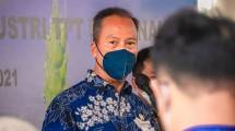 Menteri Perindustrian Agus Gumiwang Kartasasmita