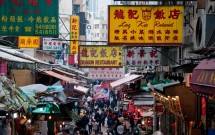 Hong Kong Tak Akan Mencabut Larangan Perjalanan Sampai Wabah Covid-19 Mereda