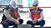 Menperin Agus Gumiwang Kartasasmita bersama Menko Perekonomian Airlangga Hartarto saat melakukan grounbreaking perluasan pabrik PT Smelting