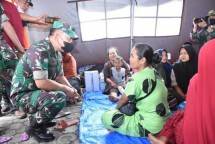 Kasad Jenderal TNI Dudung Abdurachman Tinjau Kesigapan Penanganan Bencana di Pasaman Barat