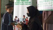 Pekan Pertama Ramadan, Dompet Dhuafa Lampung Salurkan 500 Al Quran ke Wilayah Pelosok