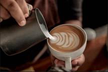 Ilustrasi Barista Membuat Kopi (Kemenparekraf)