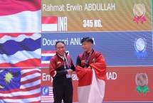 Lifter Ganteng Ini Membanggakan! Sukses Raih Emas dan Pecah Rekor SEA Games, Jadi PNS Bakal Terwujud
