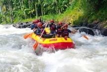 Prajurit Yonif 5 Perdalam Ketrampilan Dayung Rafting