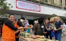Gelaran bazar minggu ceria di Sarinah