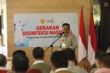 Mentan SYL mendorong disinfektan ke kandang peternakan 