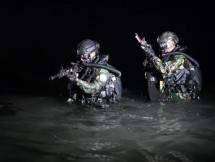  Prajurit TNI AL Kuasai Pantai Pasir Putih Banongan Situbondo Jatim