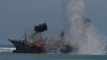 Tindak Tegas Pencuri Ikan! KKP Pantau Kapal Ilegal Fishing 24 Jam 