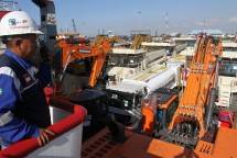 Alat-alat Berat Kobexindo, Potret Proses Pengiriman Barang Di Pelabuhan Inggom, Tanjung Priuk 