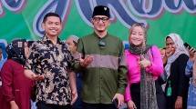 Ustaz Zacky Mirza Hadiri Puncak Reuni Akbar SMP 13 Tebo
